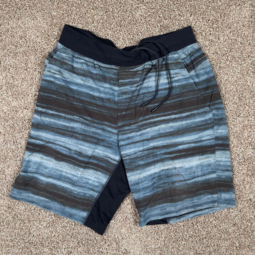 Lululemon T.H.E. Short 9" Linerless Mens Size Medium Stretch Unlined